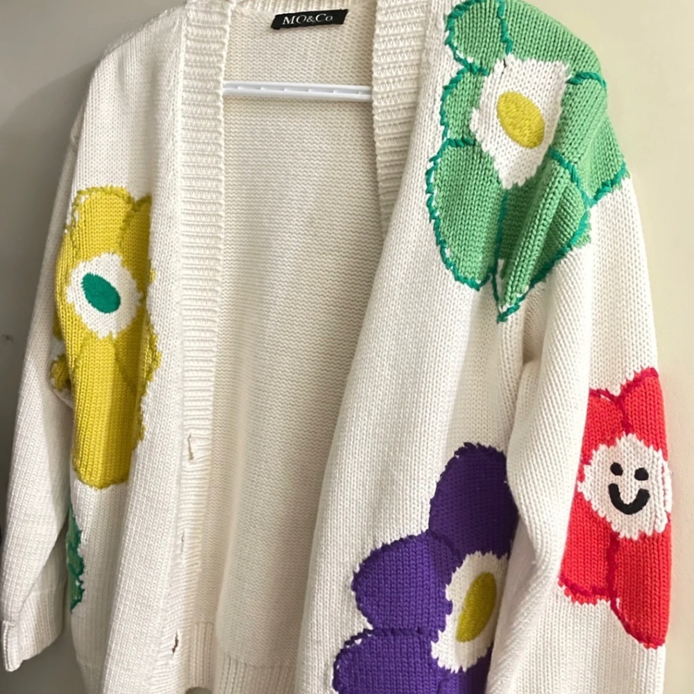 Mo&co cute flower cardigan